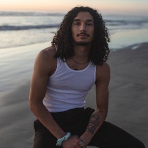 Meet your Posher, Dominic